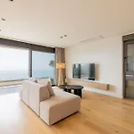 Reina * Makarska