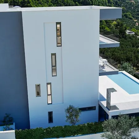 Reina * Makarska