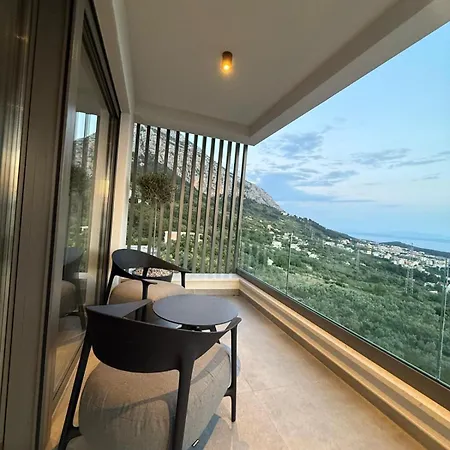 Reina * Makarska