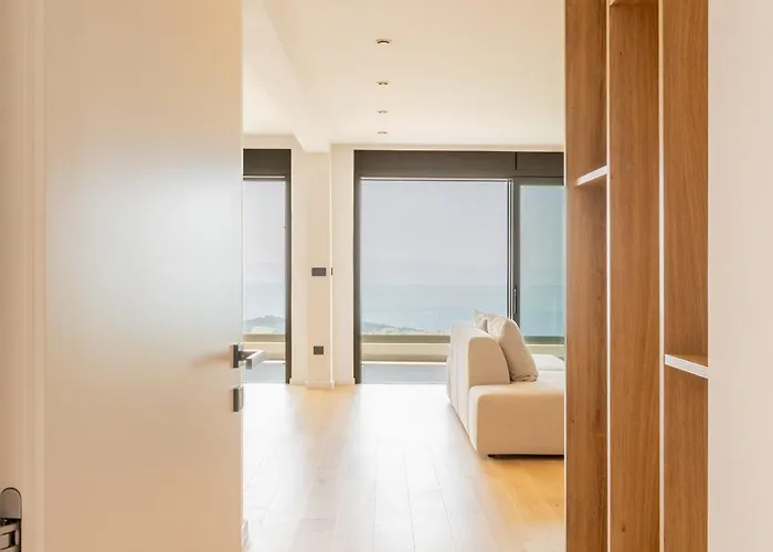 Reina * מאקרסקה