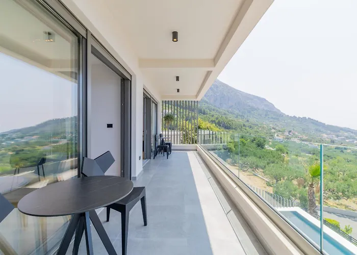 Reina Villa Makarska