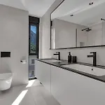 Reina * ماكارسكا